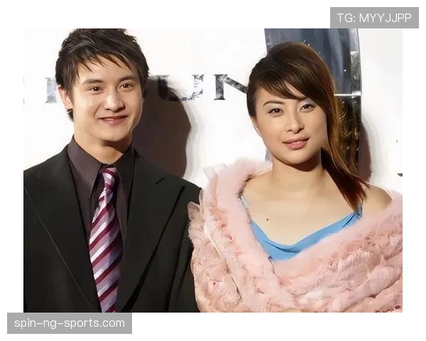 田亮家的冰箱里塞满蛋白粉，娃放学回家先称体重