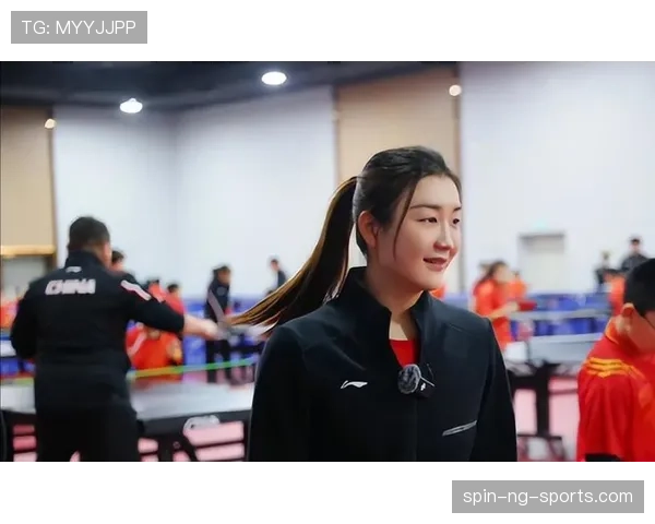 陈梦场下钱包比球拍还重，这日常是真带感啊